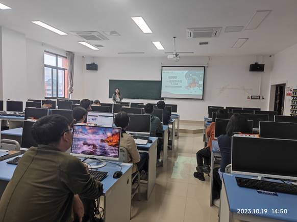 说明: \\2012-20160518dr\公司办公室2017—2020\会议照片和资料\2023年照片\2023.10.19 2023年教师成长发展互助平台培训\IMG_20231019_145040.jpg