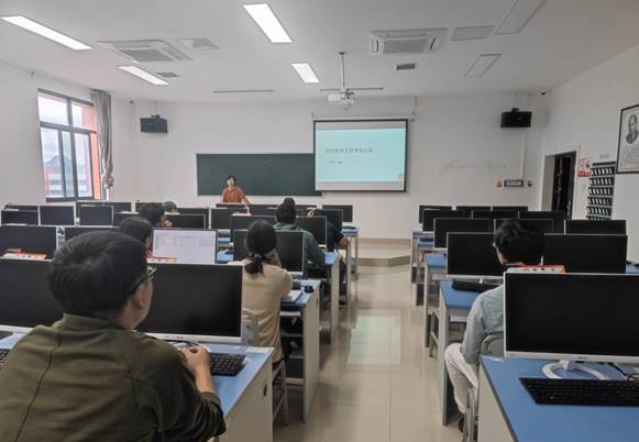 说明: \\2012-20160518dr\公司办公室2017—2020\会议照片和资料\2023年照片\2023.10.19 2023年教师成长发展互助平台培训\IMG_20231019_142301.jpg